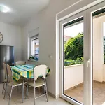 Appartement In Stoja Mit Terrasse